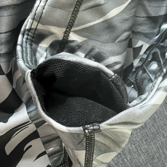 NIKE Leaf Print Leggings Yoga Pants Size Medium Like New - Picture 5 of 16